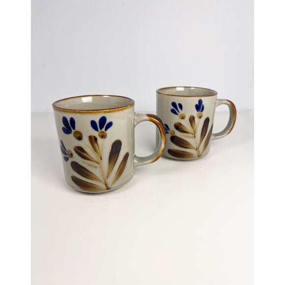 Vintage 10 oz mug set with floral motif - painted wild flowers - Picture 1 of 9